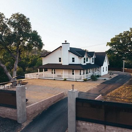 Wine Country Modern Farmhouse With Heated Pool, Hot Tub, Cybertruck Paso Robles Bagian luar foto