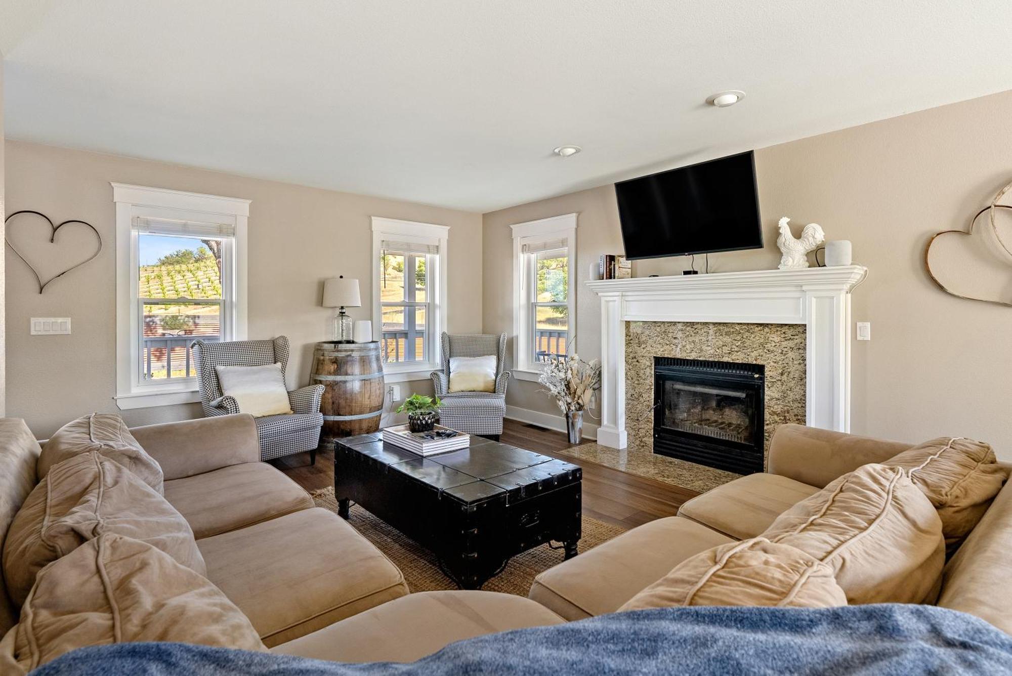 Wine Country Modern Farmhouse With Heated Pool, Hot Tub, Cybertruck Paso Robles Bagian luar foto