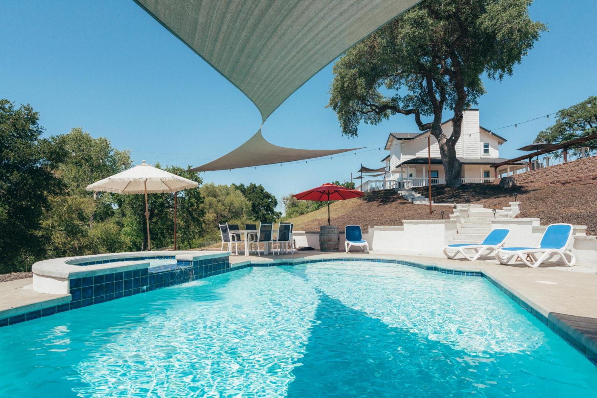 Wine Country Modern Farmhouse With Heated Pool, Hot Tub, Cybertruck Paso Robles Bagian luar foto