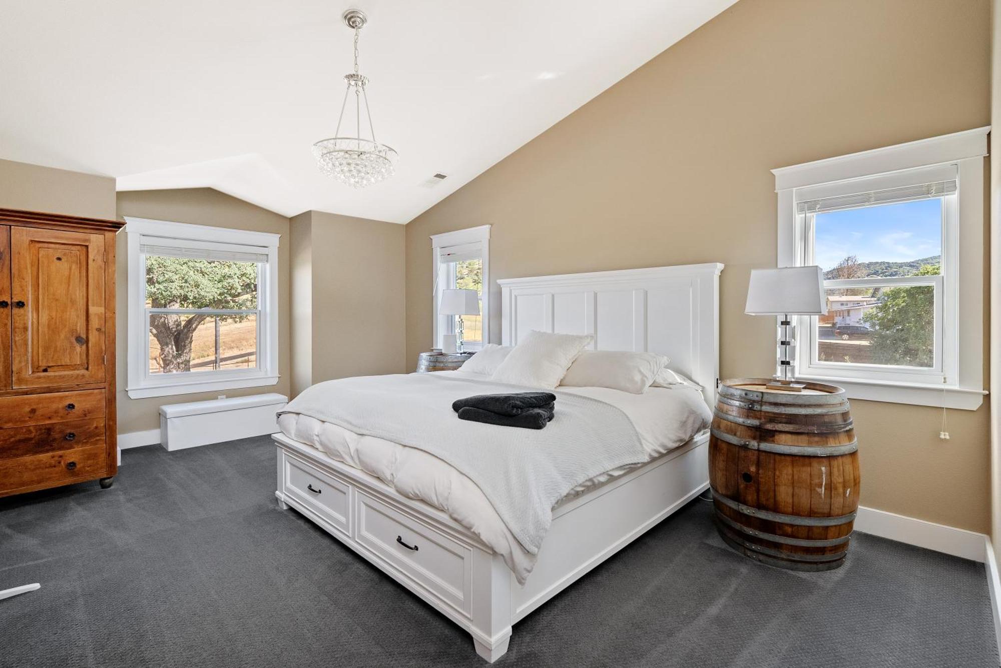 Wine Country Modern Farmhouse With Heated Pool, Hot Tub, Cybertruck Paso Robles Bagian luar foto